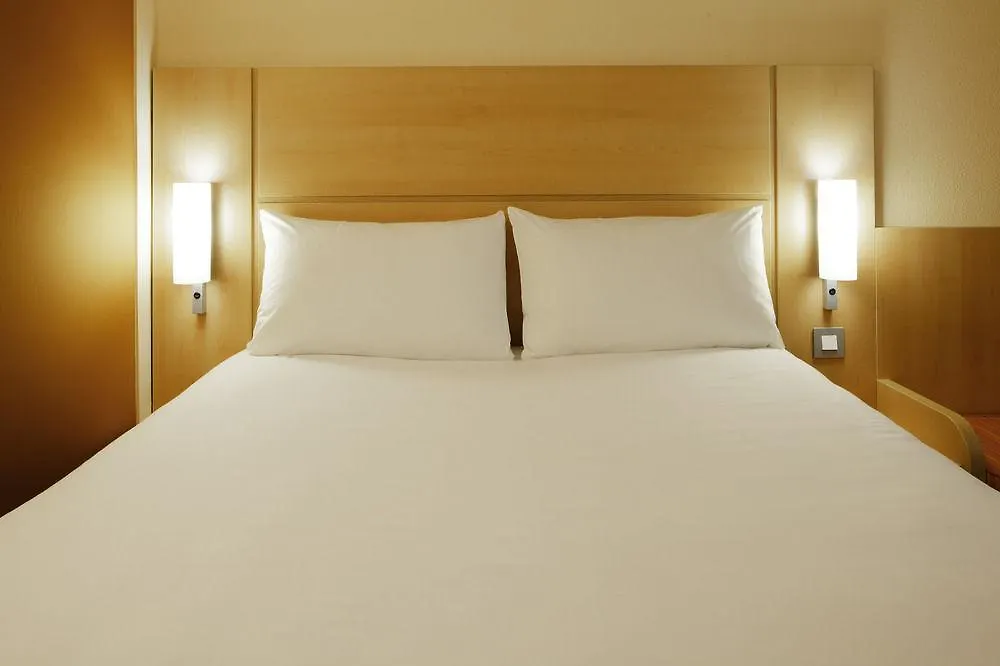Ibis London Barking Hotel Barking  3*, Barking (Greater London)