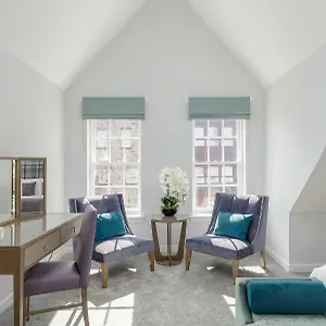 https://destiny-scotland-royal-mile-residence.edinburghhotelsuk.org
