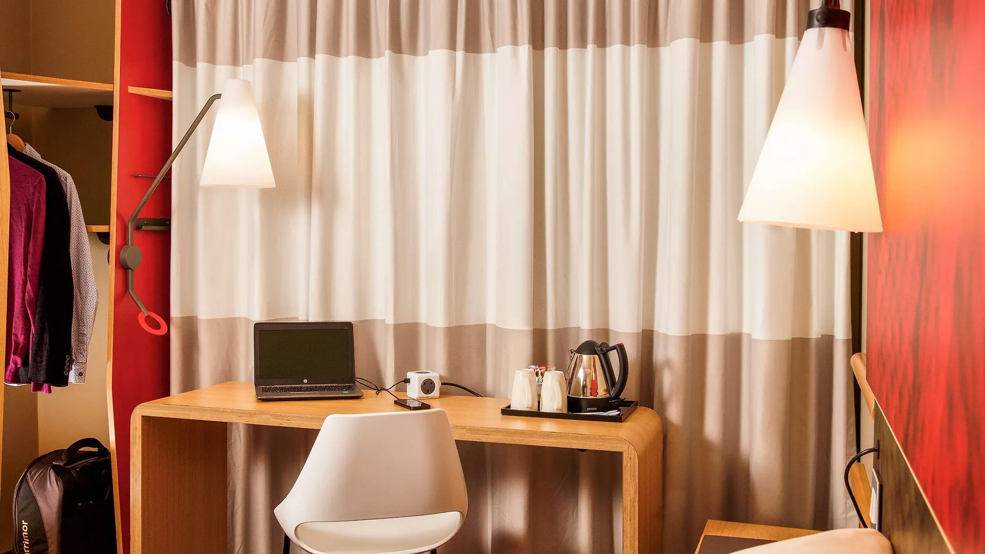 Ibis London Barking Hotel Barking  3*, Barking (Greater London)